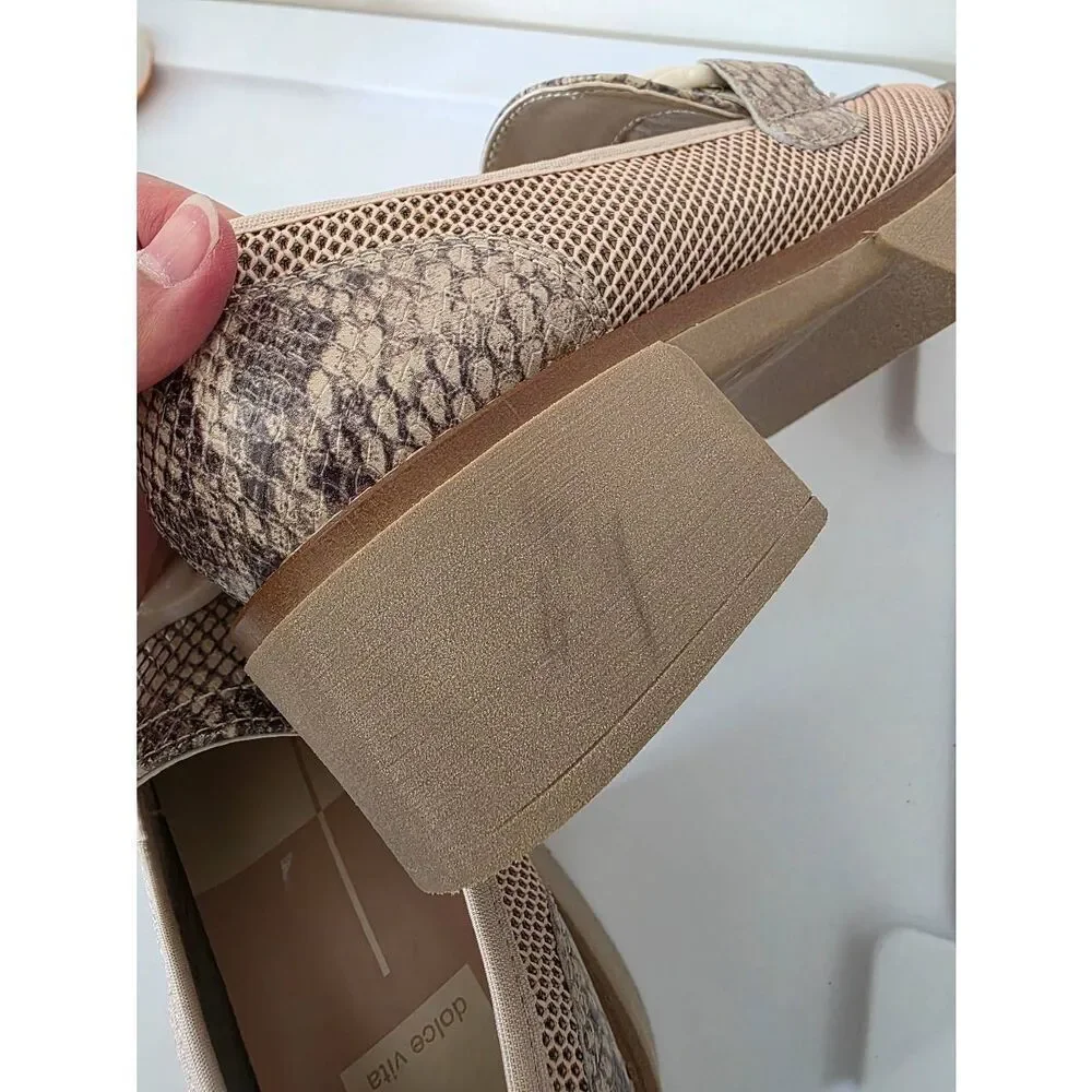 Dolce Vita Sandey low heeled loafers in a beige snakeskin pattern Size 6 NWOB